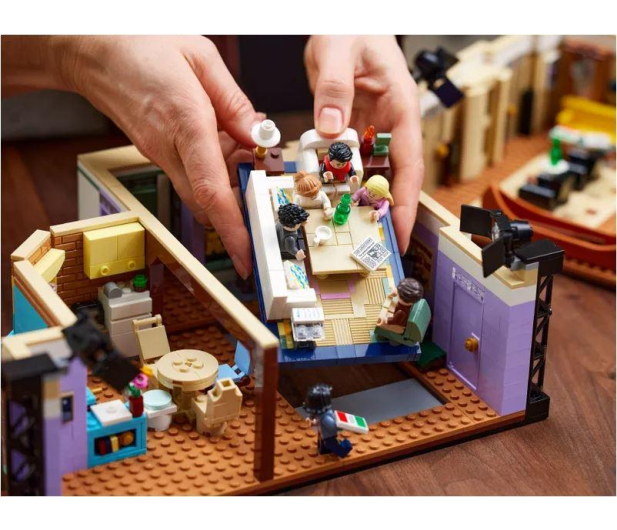 LEGO ICONS 10292 Mieszkania z serialu Przyjaciele - 1020755 - zdjęcie 11